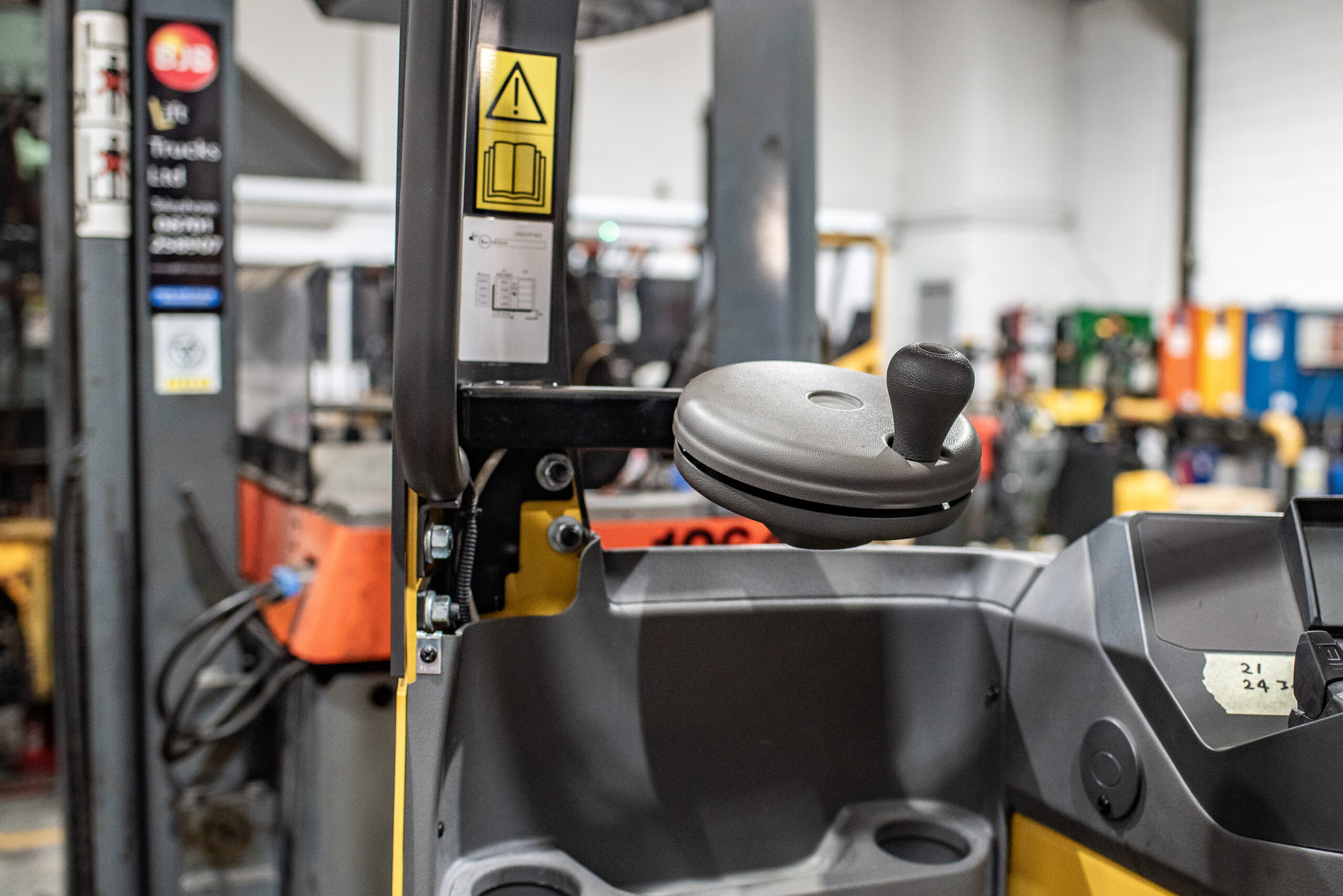 internal lift truck | choosing the right forklift for your business